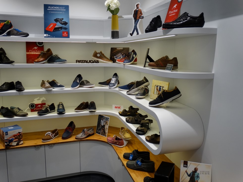 Magasin de chaussures Art Bois Concept Agencement